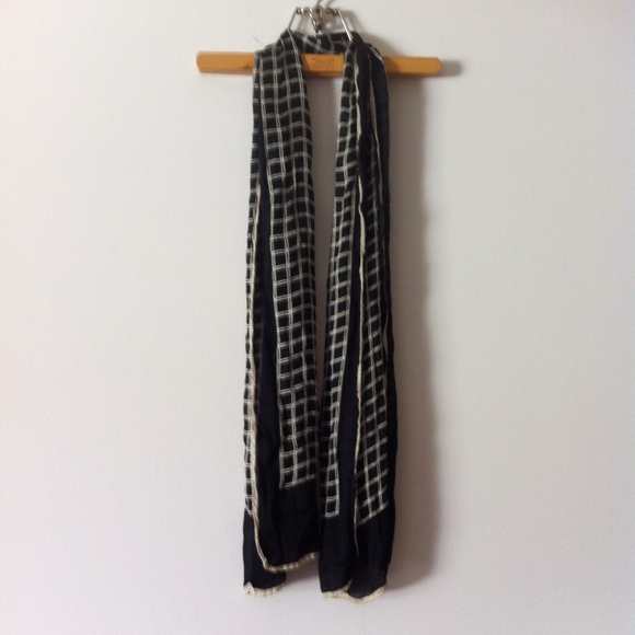 Black & Tan Geometric Vintage Rectangular Scarf - Picture 4 of 6